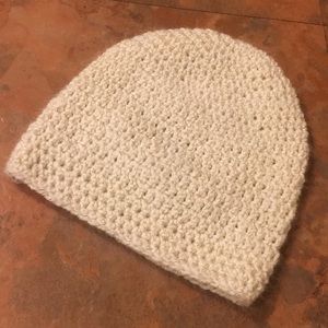 Cream crochet hat with gold shimmer